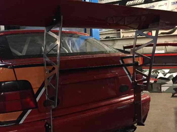 Universal rear wing mounting brackets pièces et voitures de course à