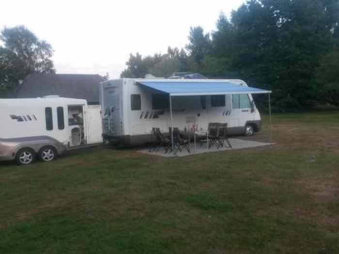 Location Camping Car Avec Attelage et PTRA de 6 tonnes. 0