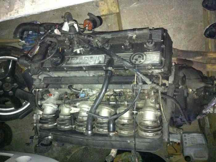 Bmw Moteur M88 ,avec faisceaux électrique m5/m6 à débattre 2
