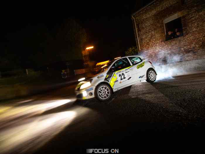Europe Location Rallye loue Clio R3 Max 5