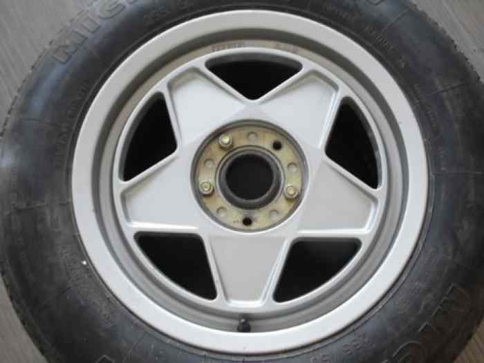 ROUE ARRIERE  FERRARI TESTAROSSA 1987 1