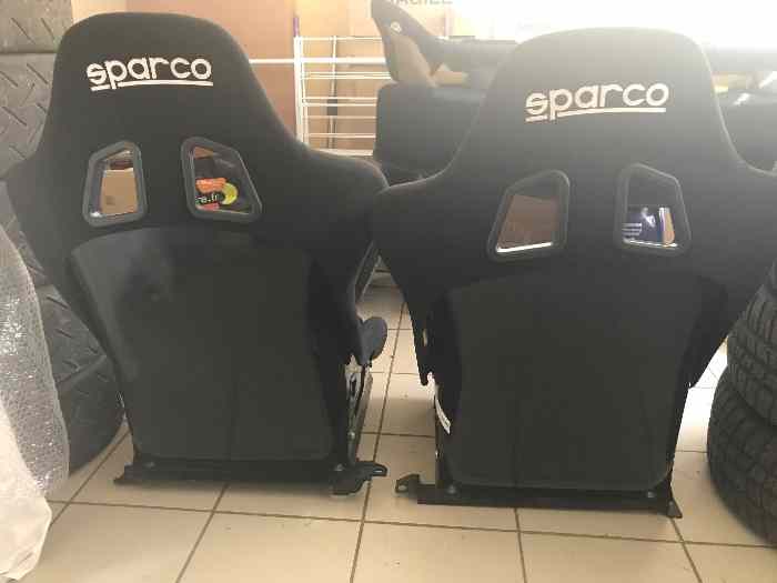 2 sièges baquets sparco evo III 1