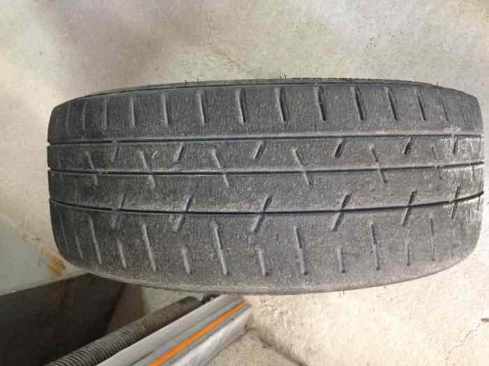 PNEUS HANKOOK COMPETITION EN 15 POUCES 0