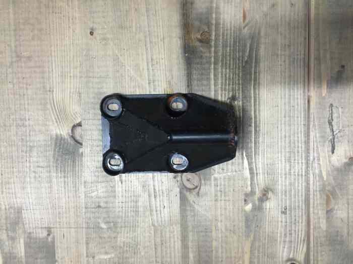 Support boite de vitesses DS3 - Gear box bracket DS3