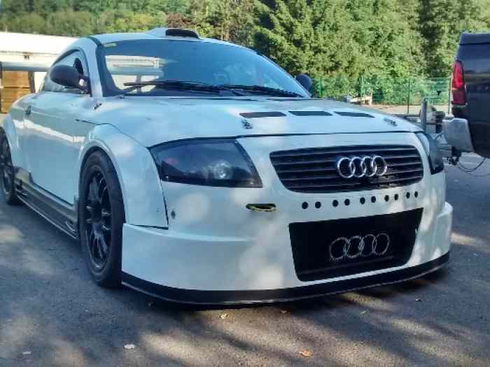 AUDI TT race car 0