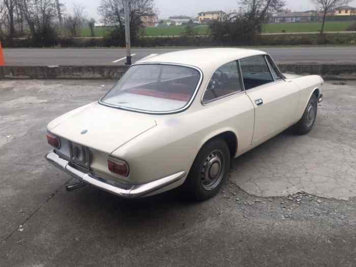 ALFA ROMEO 1750 GTV 1
