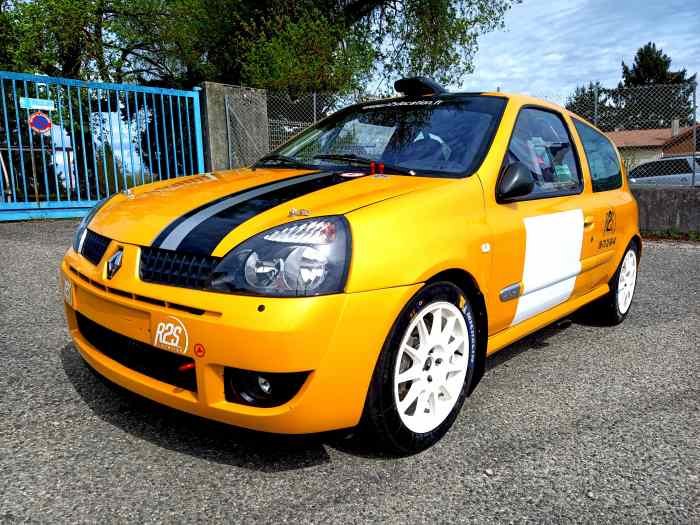 R2S Location loue Clio ragnotti f2000/14 0