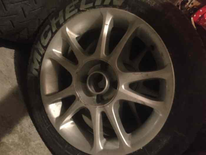 Lot jantes et pneu PSA en 16 3