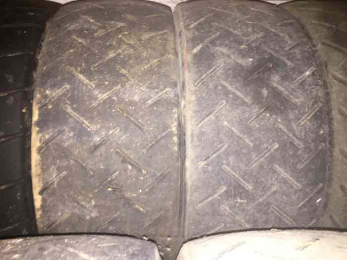 Lot jantes et pneu PSA en 16 5