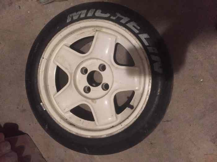 Lot jantes et pneu PSA en 16 1