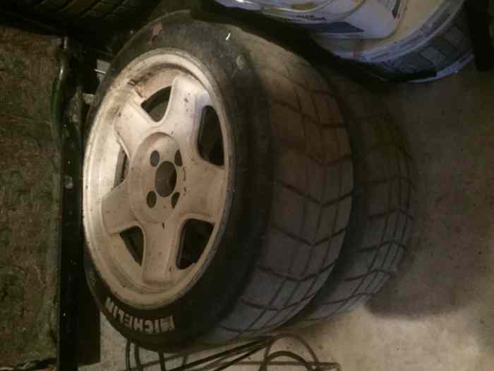 Lot jantes et pneu PSA en 16 2
