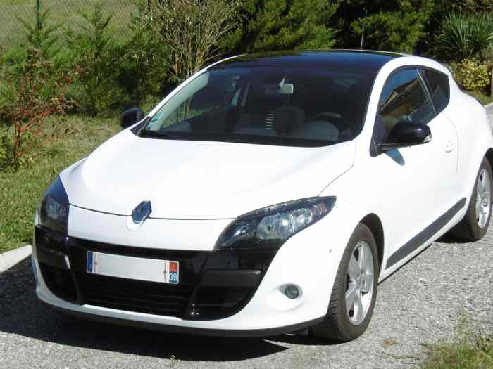 VDS ou ECHANGE RENAULT MEGANE 3 COUPE , 3  portes , fin novembre 2011 , diesel 1.5 litre DCI 110 FAP 0