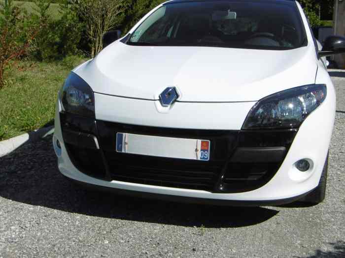 VDS ou ECHANGE RENAULT MEGANE 3 COUPE , 3  portes , fin novembre 2011 , diesel 1.5 litre DCI 110 FAP 2
