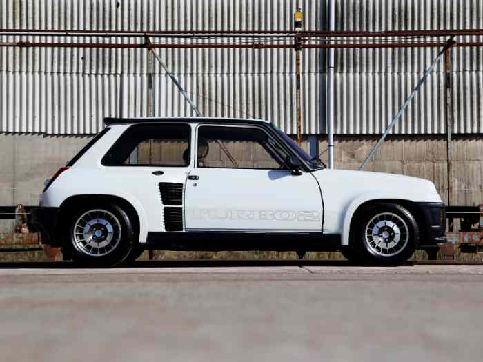 Renault R5 Turbo 2 R8820 original and rare 162 hp 1