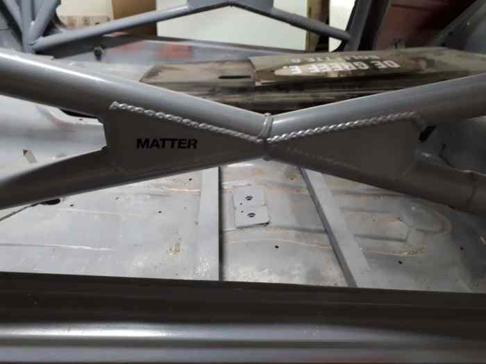 Caisse 205 GTI avec papiers + Pieces 2