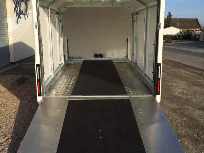 Remorque porte voiture fermée plateau basculant 3