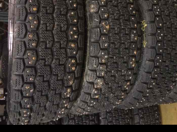 Rare 4 pneus 16 61 16 MICHELIN NA00 clouté 1