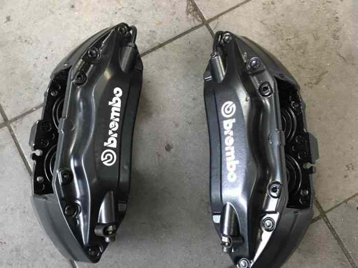 Etriers freins Brembo 4 pistons 0
