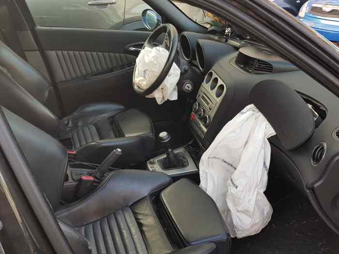 Alga Romeo 156 SW GTA 3.2 V6 accidentée 3