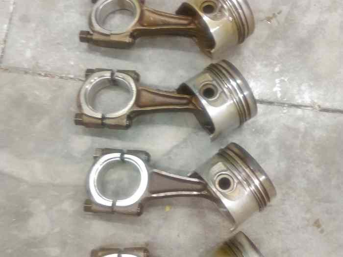 pistons/bielles/chemises 205 rallye TU24 0