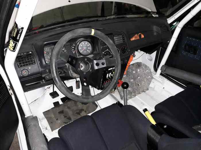 Peugeot 205 gti 4