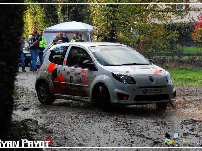 Renault Twingo FULL R1 Etat Neuf VENDU merci MIKADO 5