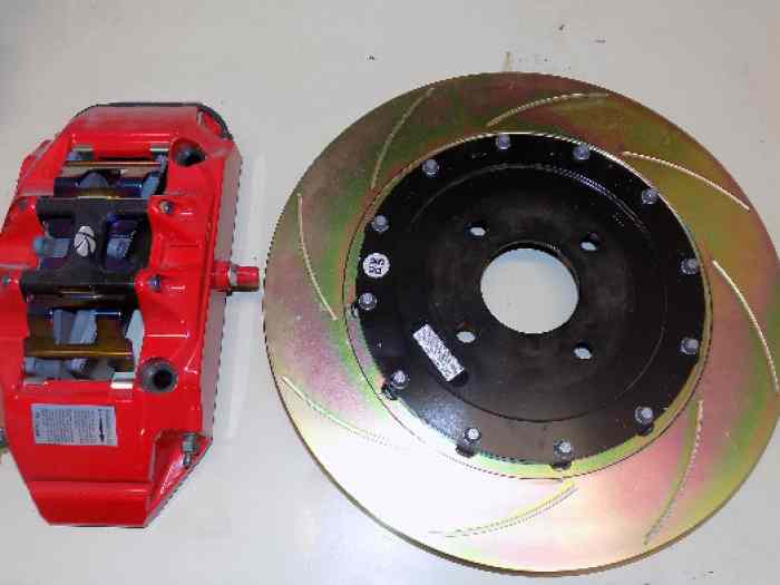 kit freins 8 pistons neufs 1
