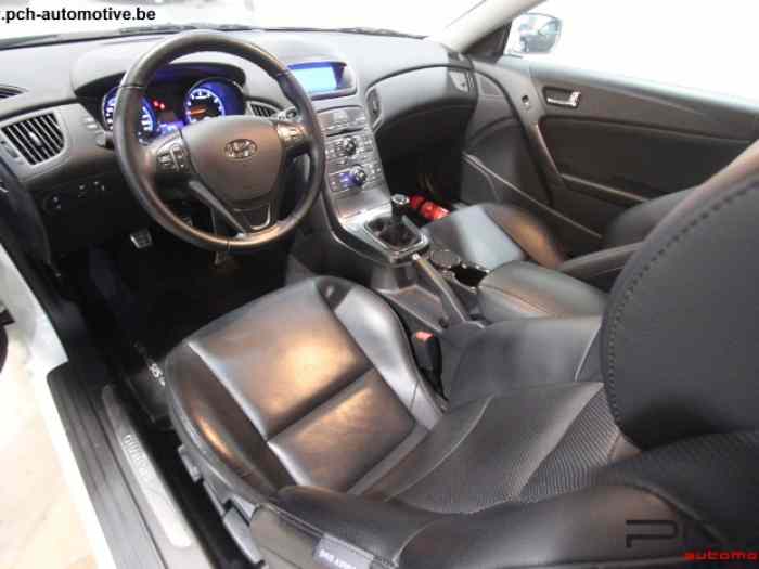 Hyundai Genesis Coupe 2.0 T 213cv 3