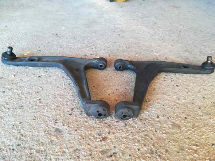triangles 309 GTI 16v ou D turbo et feux 0
