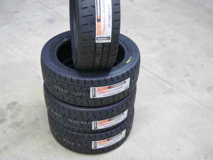 Pneus HANKOOK Z205 16 pouces