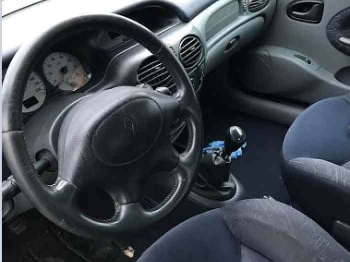 RENAULT MEGANE WILLIAMS NOIR 2