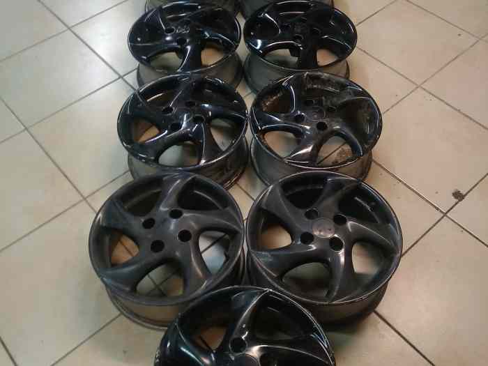 Lot 11 jantes Peugeot sirocco 15 pouces 0