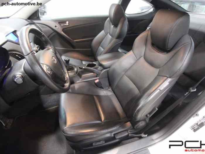 Hyundai Genesis Coupe 2.0 T 213cv 4