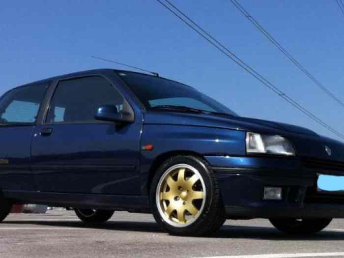 Renault Clio Williams numéroté 5