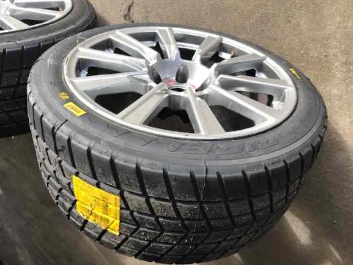 VDS 8 pneus PIRELLI pluie + 4 jantes SEAT LEON Cup racer MK3 0