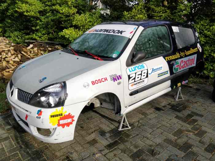 Caisse Clio 2 cup avec arceau etc. 3