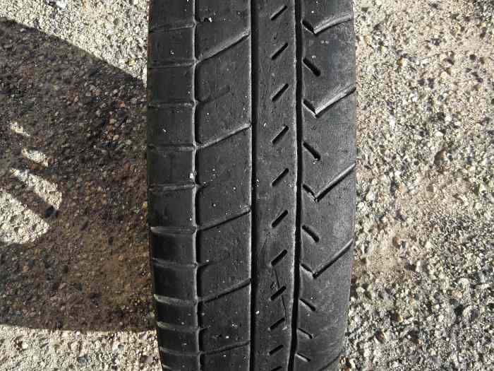 Pneus Michelin R11 en 19-63-17 bon état 0