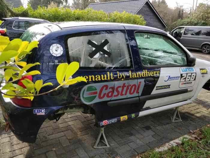 Caisse Clio 2 cup avec arceau etc. 1
