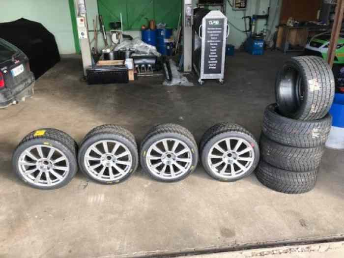 VDS 8 pneus PIRELLI pluie + 4 jantes SEAT LEON Cup racer MK3 2