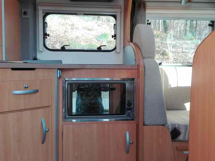 CAMPING CAR PILOTE INTEGRAL AVENTURA G710 3