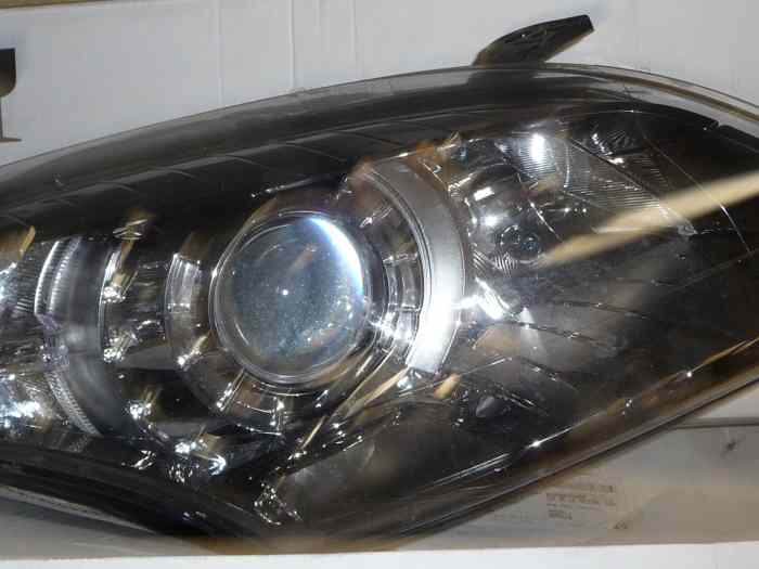 Feu avant Xenon de megane 3 RS 0