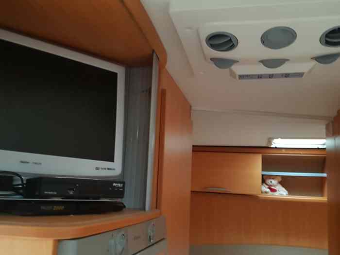 CAMPING CAR PILOTE INTEGRAL AVENTURA G710 2