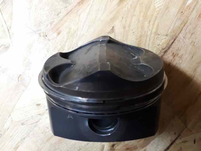 Piston TU5J4 2