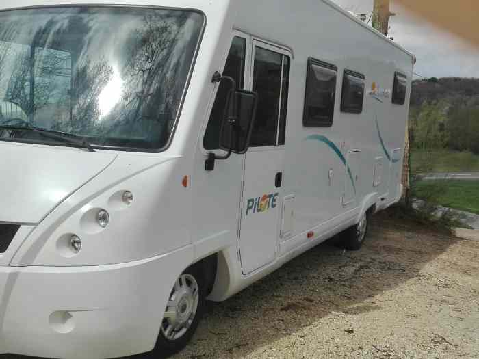 CAMPING CAR PILOTE INTEGRAL AVENTURA G710 5