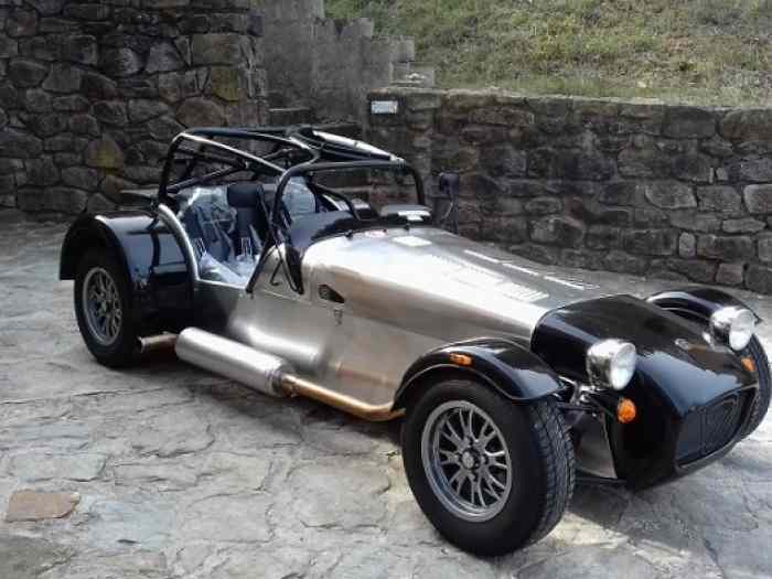 location caterham académy 0