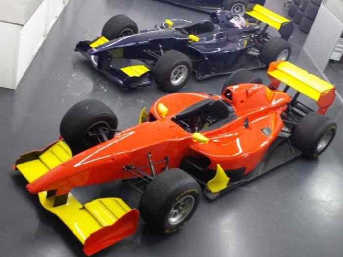 AUTO GP LOLA B05/52