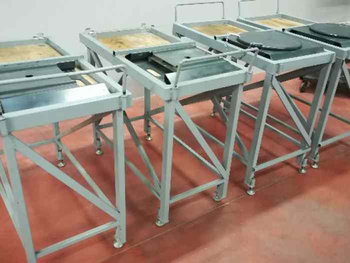 Consoles pour réglage géométrie avec plateaux pivotants 1
