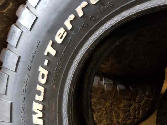 1)	Pneu BF Goodrich 35x12.50 R17 buggy rallye raid 1