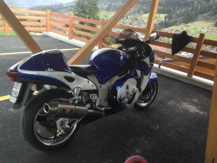 Echange moto contre voiture de course (plus ou moins 10000.00frs+ soulte de ma part) SUISSE 4