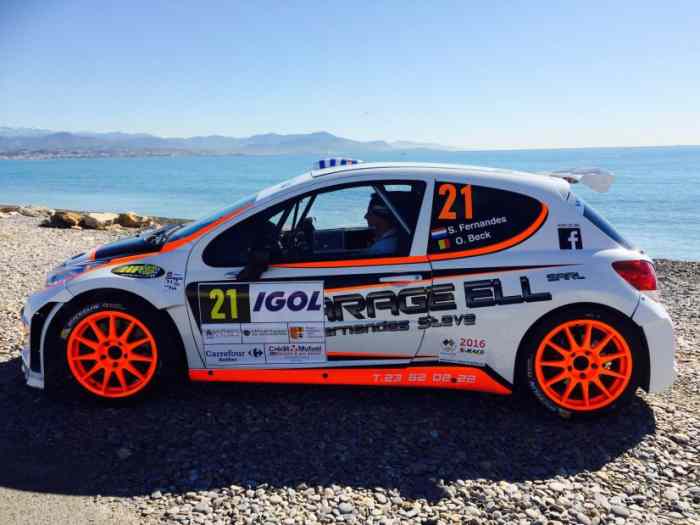 208 R2 et 207 S2000 à louer pour le rallye d